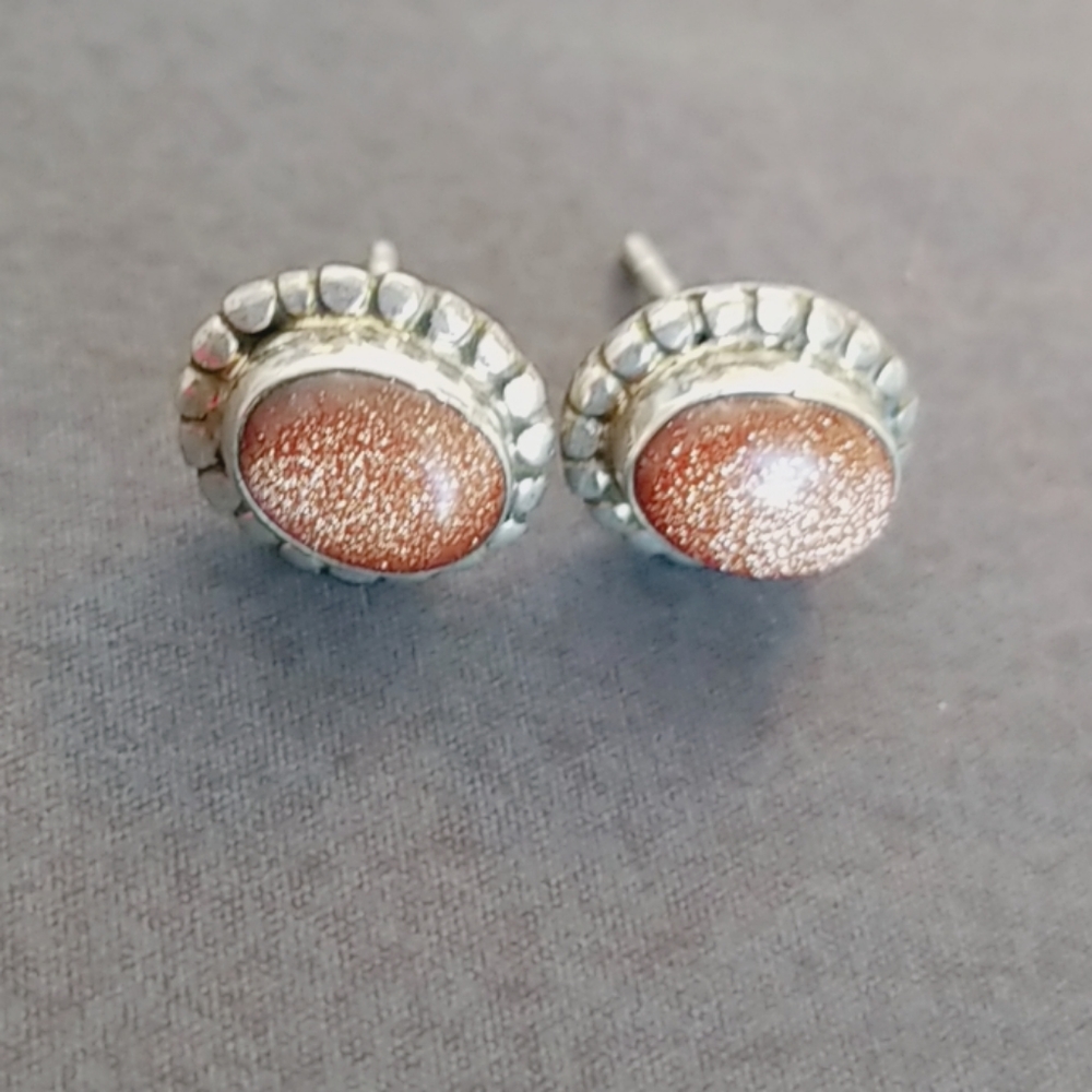 Sand Stone stud earrings. - Picture 2 of 3